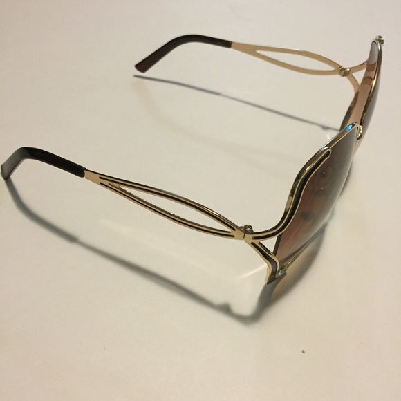 ❣️LAST PAIR ❣️Gold metal fame sunglasses 🕶 - Picture 2 of 2